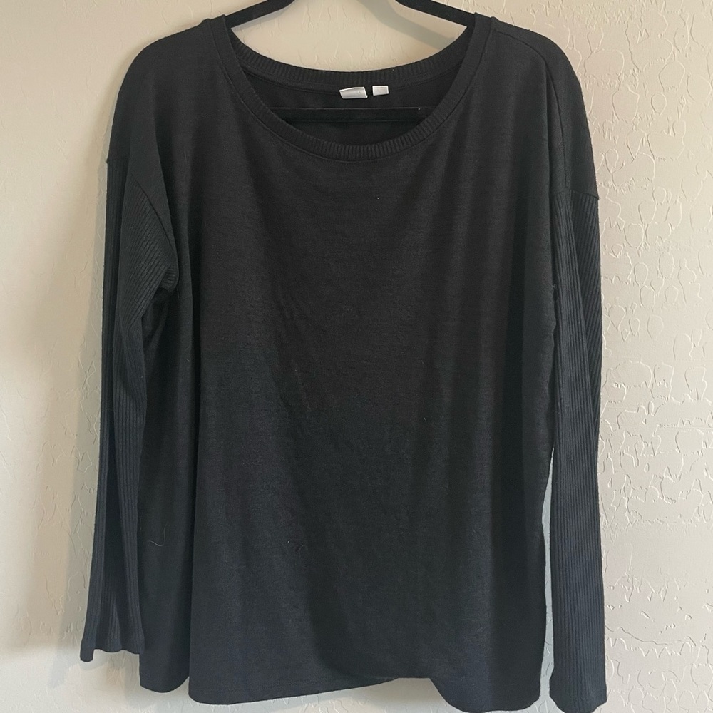 GAP black long sleeve top